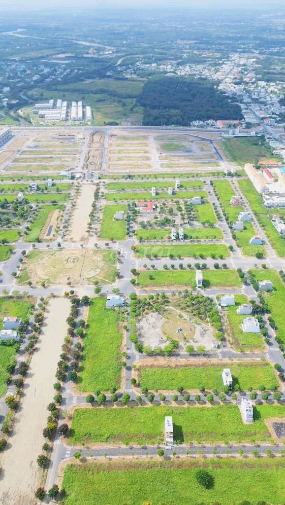 nhận giữ chỗ . gđ2 dự án sg village . và bán nền gđ1 giá đầu tư. Mua bán Đất tại Huyện Cần Giuộc Long An được đăng bởi Quí Phú Hưng hình 3