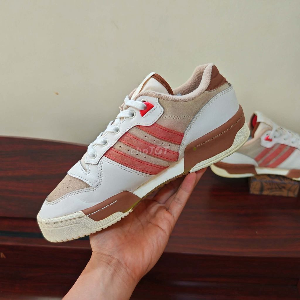 [CHÍNH HÃNG] [Mới 99%] Adidas Originals Rivalry. Mua bán Giày dép tại Quận Hoàn Kiếm Hà Nội được đăng bởi chú CÔNG AN bán giày CHÍNH HÃNG hình 1