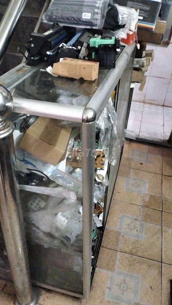 Tủ kính Nhôm 3 ngăn 1m2x30cm. Mua bán Đồ dùng văn phòng tại Quận Đống Đa Hà Nội được đăng bởi le van tuan hình 1