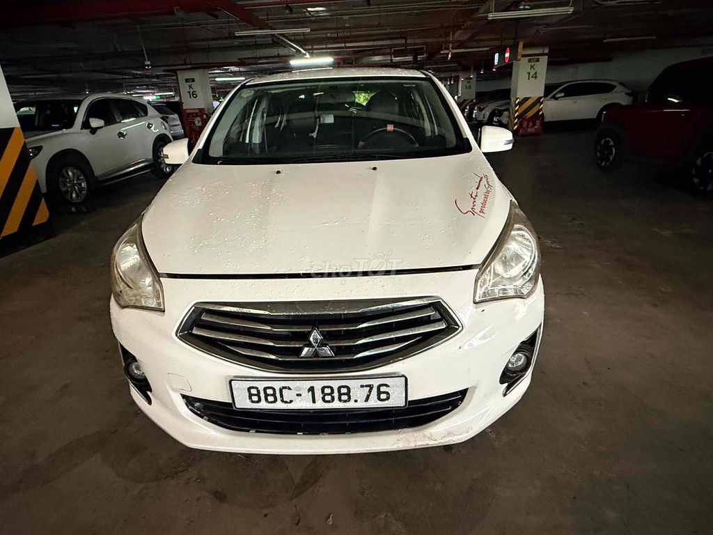 Mitsubishi Attrage 2015 механика, белый