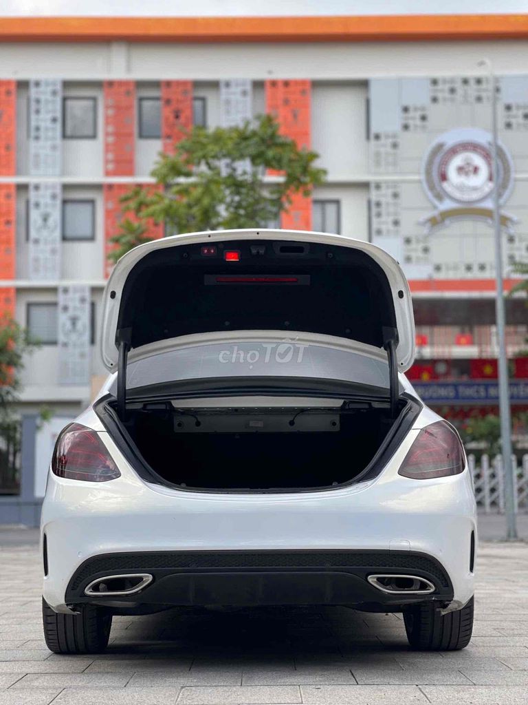 Mercedes Benz C Class 2016 C300 AMG - 95000 km. Mua bán Ô tô tại Quận Long Biên Hà Nội được đăng bởi Mr Tài Oto hình 9