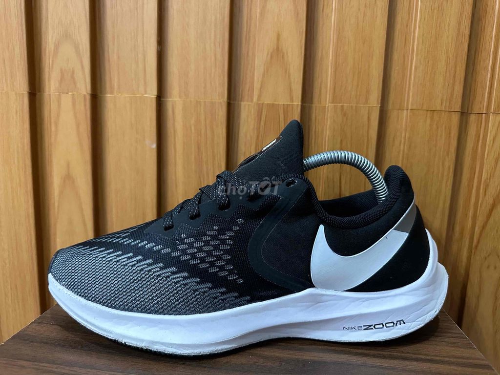 Giày Nike size 42 chính hãng mới đạt 90%