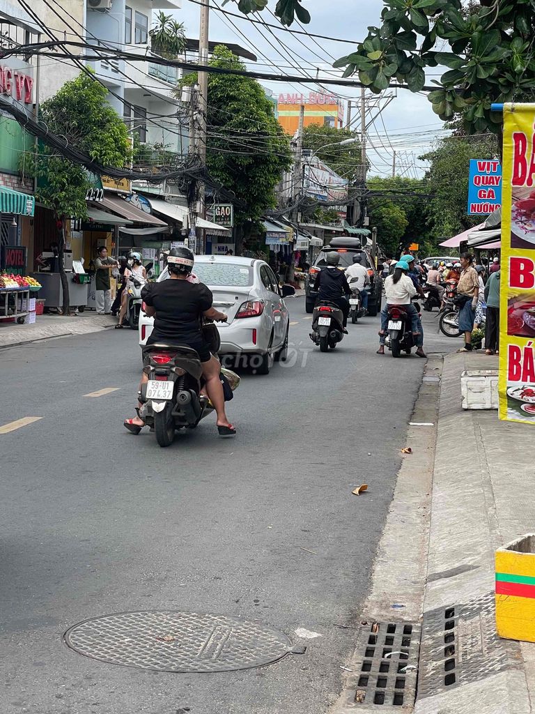 NHÀ MẶT TIÊN 5x20- 4 TẦNG HUỲNH T HAI Q12