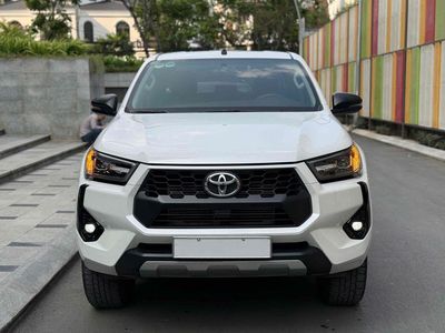 Toyota Hilux 2025 Số Tự Động - Lướt 6.000km