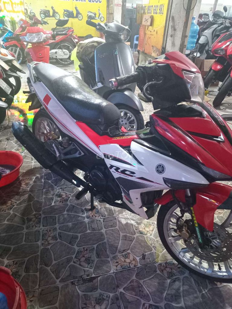 Yamaha Exciter 150 Đỏ trắng. Mua bán Xe máy tại Quận Bình Tân Tp Hồ Chí Minh được đăng bởi Cường phát  hình 2