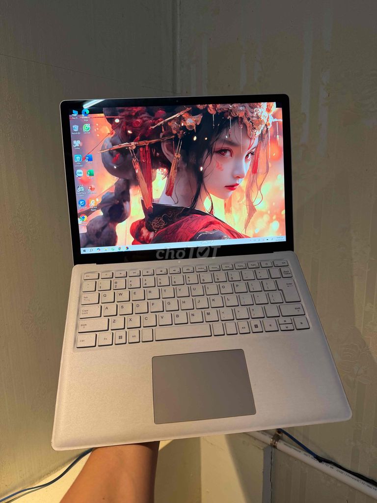 Surface Laptop 2 i5 8GB/256GB Bạc. Mua bán Laptop tại Thành phố Đà Lạt Lâm Đồng được đăng bởi LỘC ĐÀ LẠT hình 1