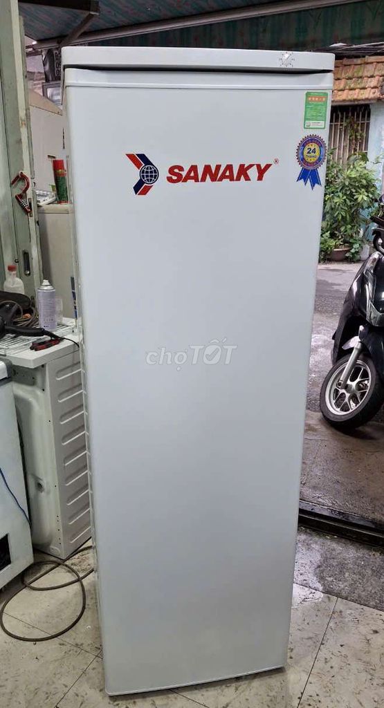 Tủ đông đứng Sanaky 230 lít thanh lí