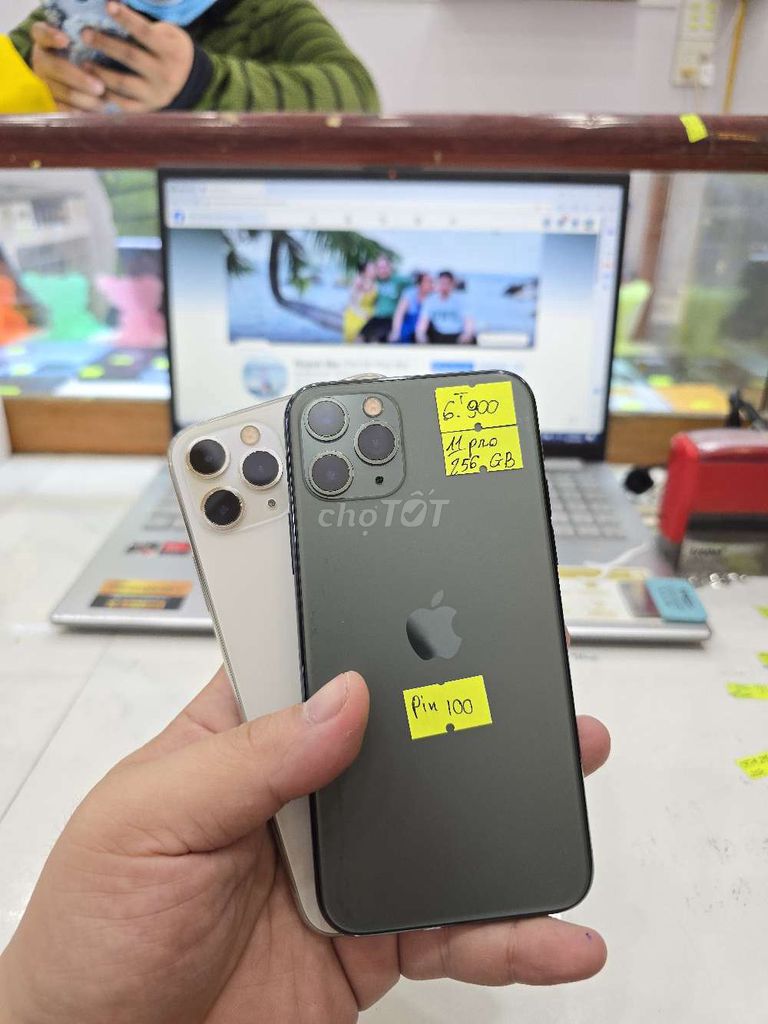 Apple Iphone 11 Pro 64GB 256GB. Mua bán Điện thoại tại Thành phố Long Xuyên An Giang được đăng bởi Facebook Cầm Đồ Thúy Vân hình 1