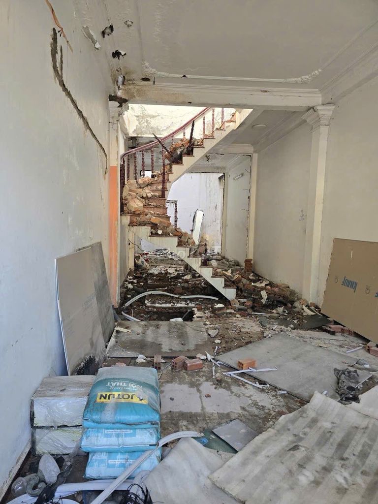 Bán lô đất mặt tiền đường Nguyễn Oanh, P 17, dt 4x25m, giá 15 tỷ