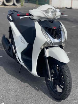 Bán xe Shvn 150 2015 khoá Smarkey màu trắng xe zin. Mua bán Xe máy tại Thành phố Vũng Tàu Bà Rịa - Vũng Tàu được đăng bởi Bảo Gia