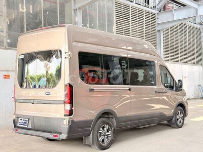 🚘 Высокий потолок Ford Transit Premium 2025 года в белом цвете