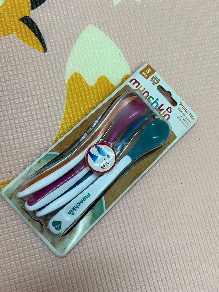 set 4c thìa báo nóng ăn dặm Munchkin (20k/1c). Mua bán Mẹ và bé tại Quận Ba Đình Hà Nội được đăng bởi Phạm vân hình 1