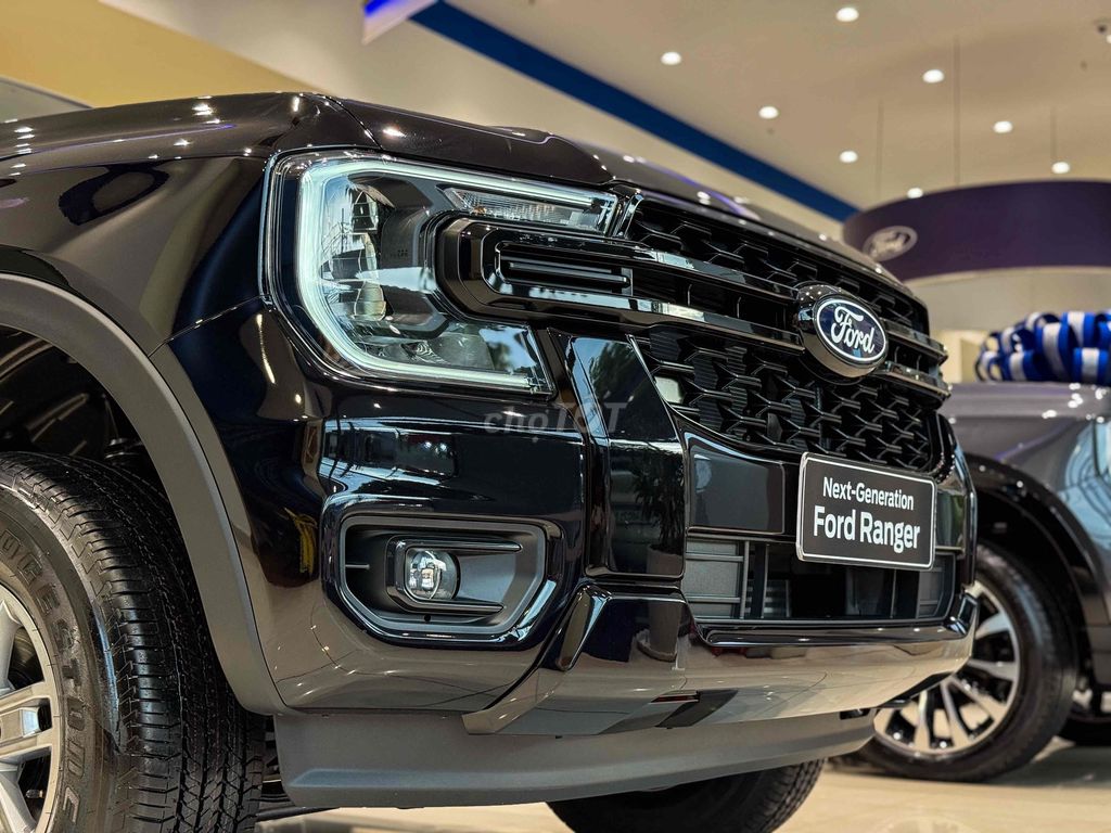 Ford Ranger XLS Черный, 10-ступенчатый — Новый автомобиль в наличии
