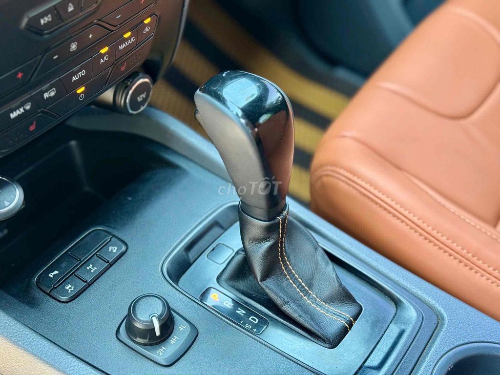 Ford Ranger  Wildtrak 3.2 4x4 AT 2016. Mua bán Ô tô tại Quận Long Biên Hà Nội được đăng bởi Tạ Dũng hình 5