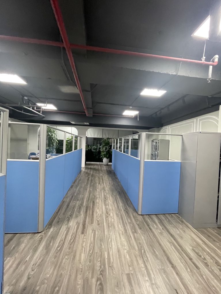 Vách ngăn văn phòng Hà Nội còn mới 95%. Mua bán Đồ dùng văn phòng tại Quận Tây Hồ Hà Nội được đăng bởi Đoàn Hà hình 1