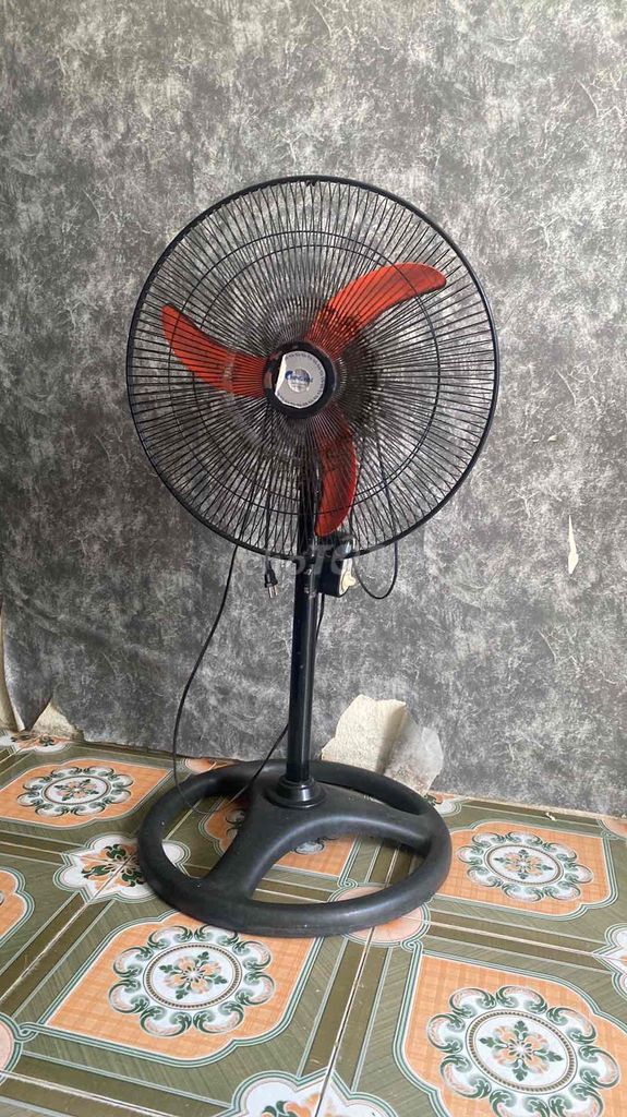 Quạt đứng Hùng Hảo Đen điều chỉnh chiều cao. Mua bán Quạt tại Huyện Hóc Môn Tp Hồ Chí Minh được đăng bởi VyThái hình 1