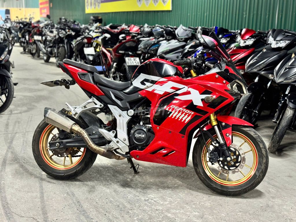 XE MÁYTHANH TÙNG_GPX DEMON 150GR ĐỎ MÁY ZIN ĐỘ BÔ. Mua bán Xe máy tại Quận Nam Từ Liêm Hà Nội được đăng bởi THANH TÙNG hình 3