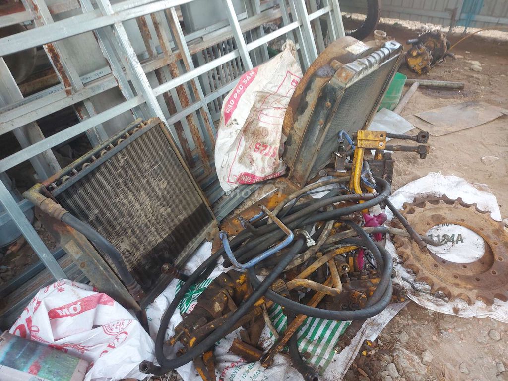 CẮT THỊT KOMATSU P60-5, ZIN LẮM. Mua bán Phương tiện khác tại Huyện Cái Bè Tiền Giang được đăng bởi AN hình 1