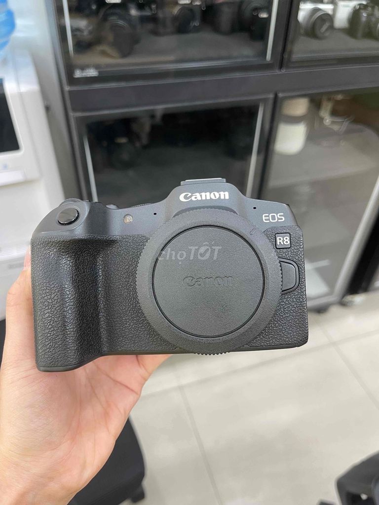 Canon R8 còn Bh chính hãng 2 năm. Mua bán Máy ảnh, Máy quay tại Quận Hai Bà Trưng Hà Nội được đăng bởi Ng Phương Linh hình 1