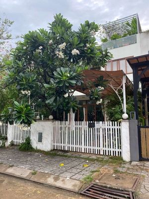 20 TỶ 🌹
🌿 BIỆT THỰ VEN SÔNG KHÔNG GIAN SỐNG GIỮA LÒNG THÀNH PHỐ