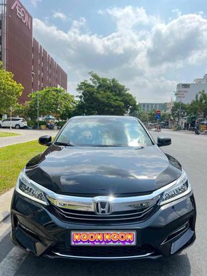 Bán Honda Accord 2018 2.4L CVT gia đình chạy kĩ !