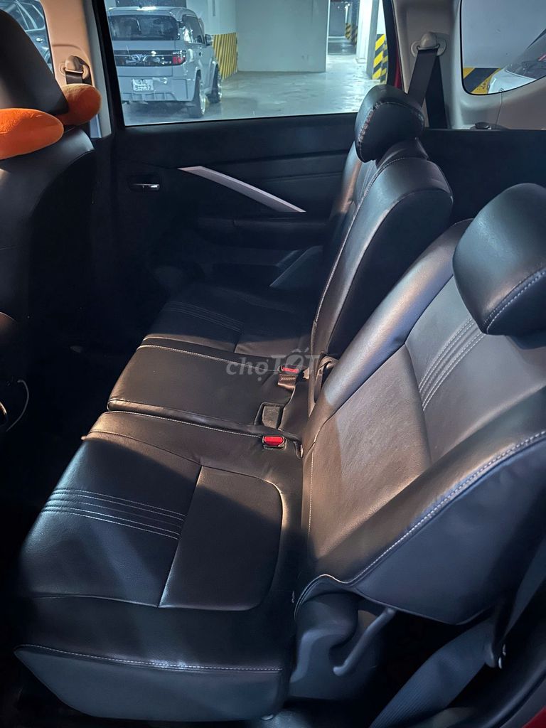 Mitsubishi Xpander Premium 2023 Красный 110.000 км