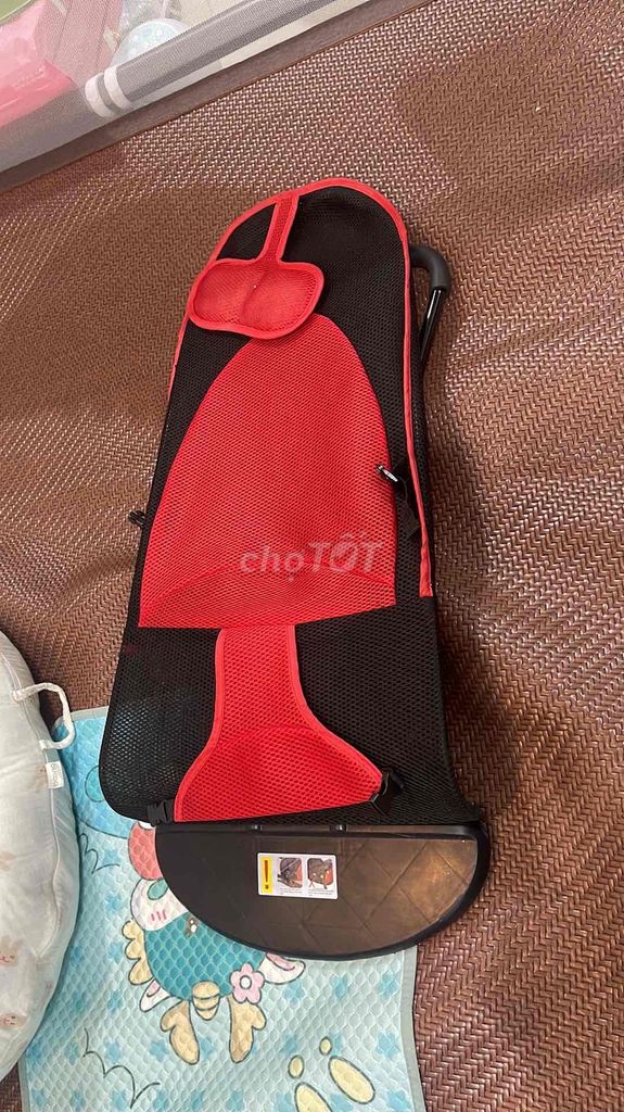 Ghế rung cho bé Vải lưới Đỏ Đen. Mua bán Mẹ và bé tại Quận 3 Tp Hồ Chí Minh được đăng bởi Phương Thuỳ Giang hình 1
