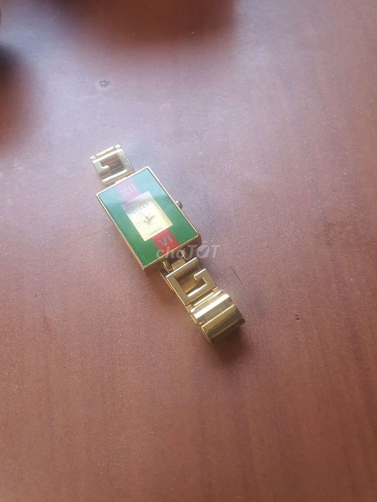 Đồng hồ Gucci Nữ Vàng Kim loại. Mua bán Đồng hồ tại Quận 5 Tp Hồ Chí Minh được đăng bởi Duy Toan Le hình 1