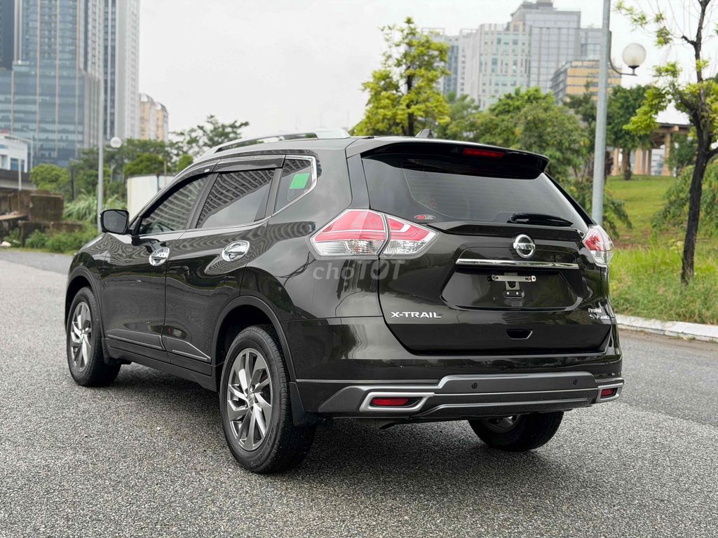 Nissan X-Trail Премиум SV 4WD коричневый