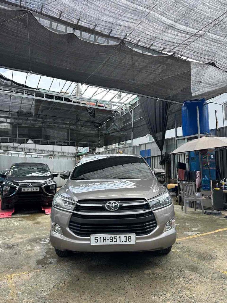 Toyota Innova G 2016 Автомат Бронзовый металлик