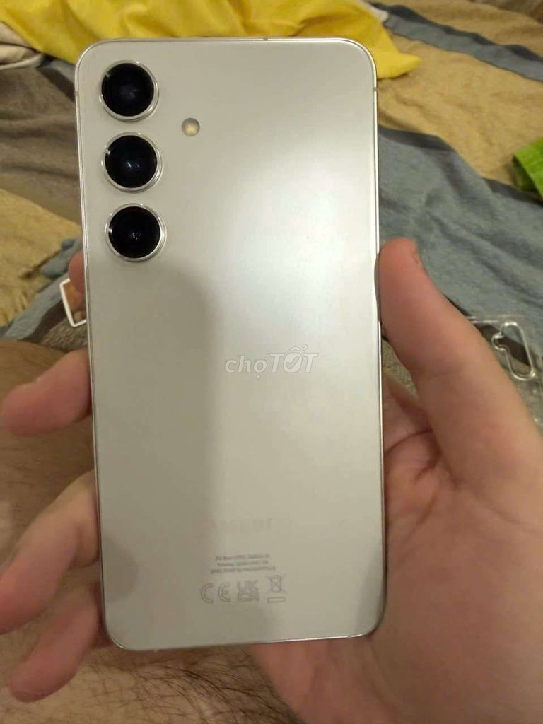 S24 bản UK vàng gold, 128GB, pin 96%. Máy zin 100%. Mua bán Điện thoại tại Thành phố Thủ Đức Tp Hồ Chí Minh được đăng bởi Tuấn Tài hình 1