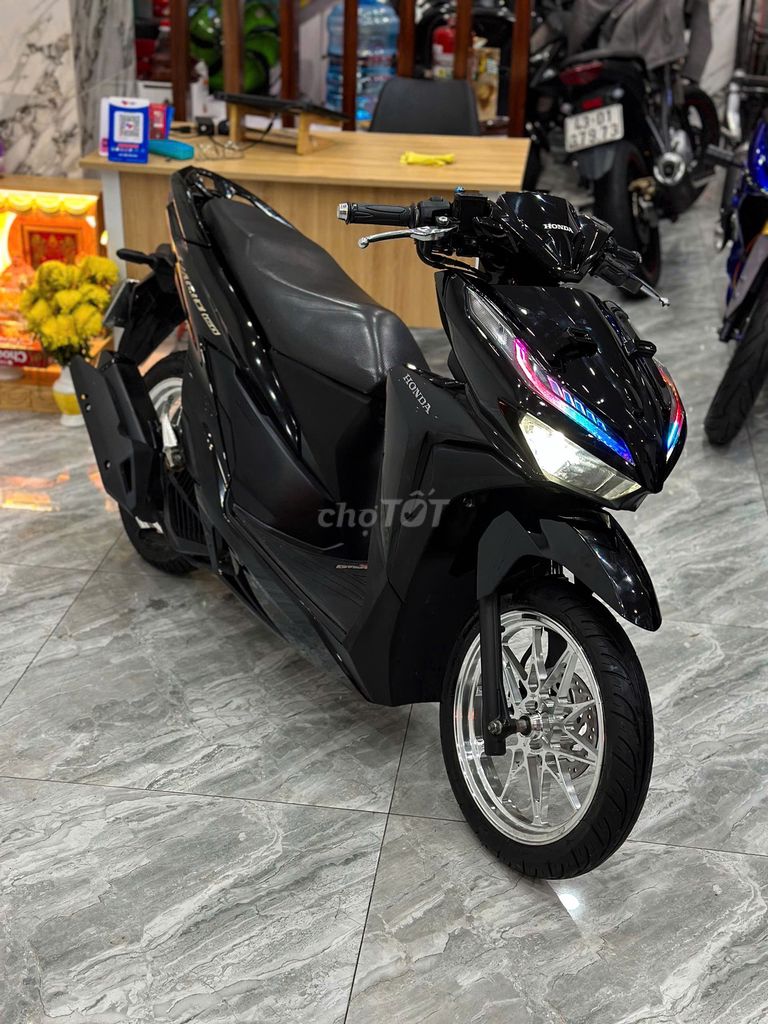 Xe máy Honda Vario 150 Smartkey đen kiểng nét căng. Mua bán Xe máy tại Quận Thanh Khê Đà Nẵng được đăng bởi Xe Máy Đức Vũ 658 Trần Cao Vân hình 3