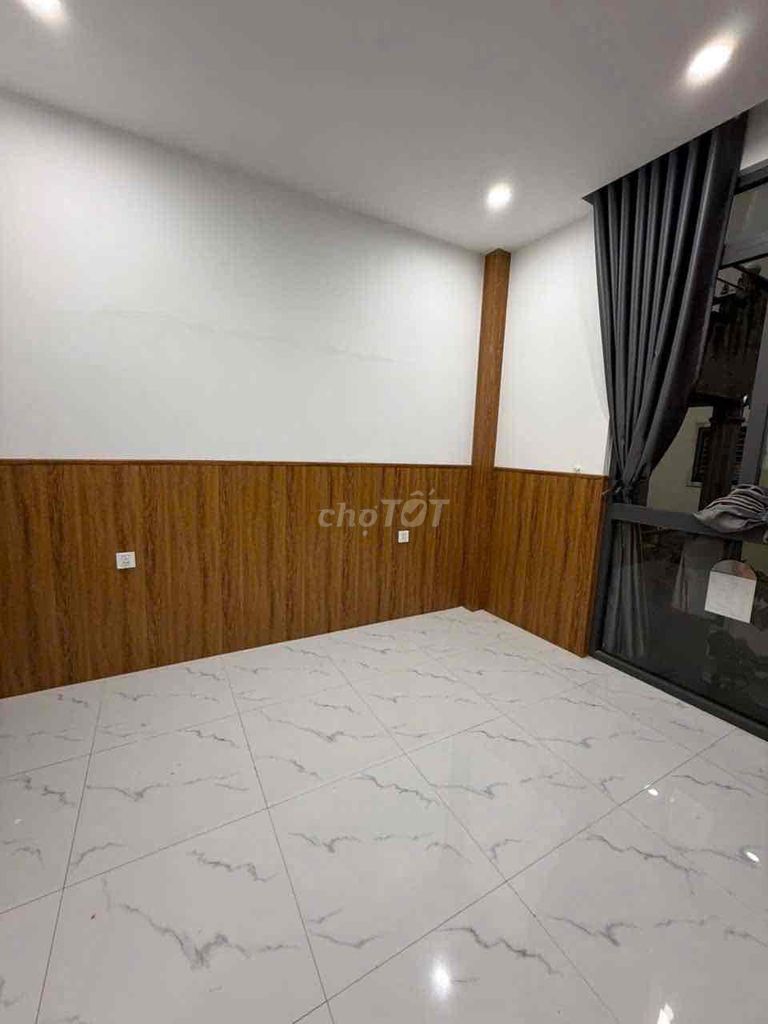 Дом 329 Фам Ван Донг, ширина 5.8м, 4 этажа
