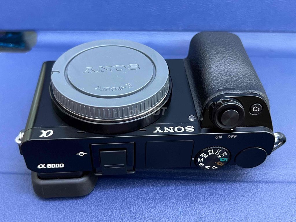 Bán máy ảnh Sony và len 50 1.8 OSS