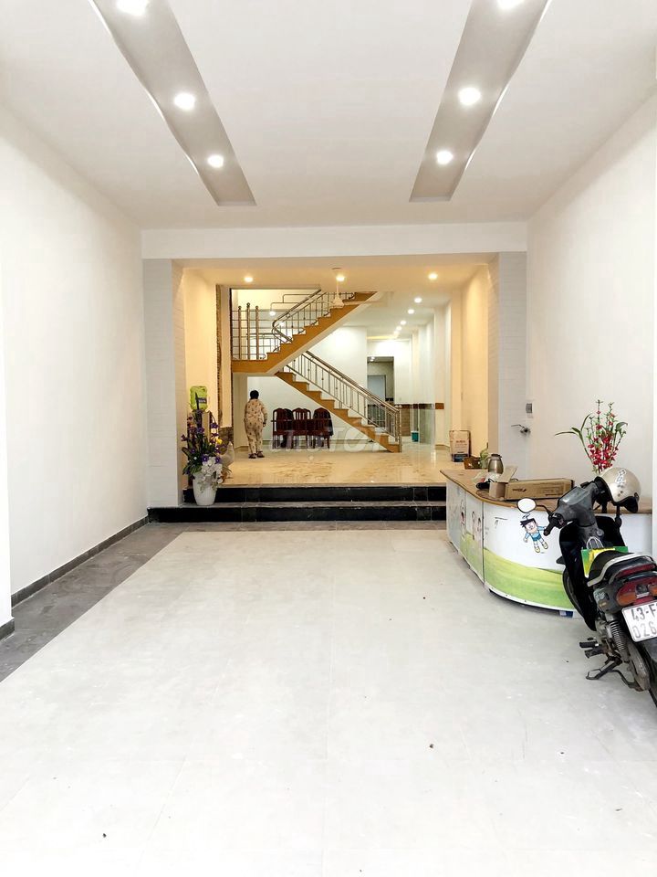 🇻🇳NHÀ 5 TẦNG MẶT TIỀN TÔN ĐỨC THẮNG: 800M2 SỬ DỤNG