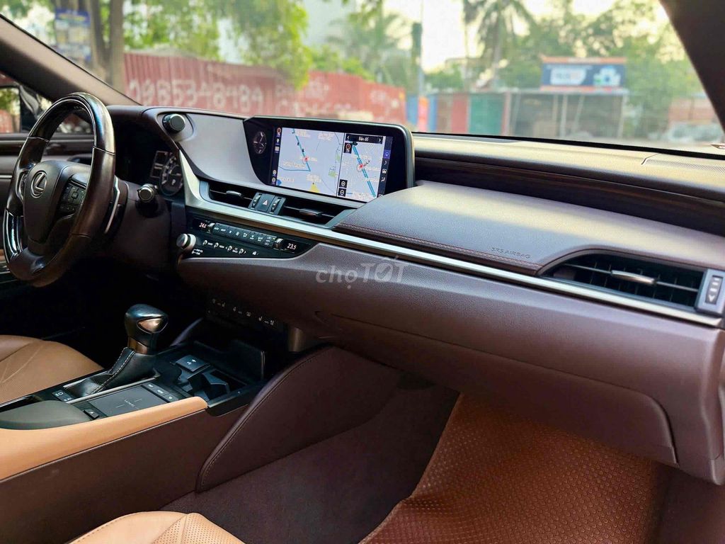 Lexus ES250 Model 2022 Trắng nâu đẹo hết bài. Mua bán Ô tô tại Quận Long Biên Hà Nội được đăng bởi H3T Auto Việt Nam hình 6