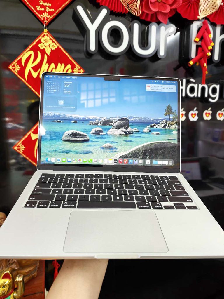Macbook Air M4 chính hãng sạc 2 lần như mới. Mua bán Laptop tại Quận Thanh Khê Đà Nẵng được đăng bởi Your Phone hình 1