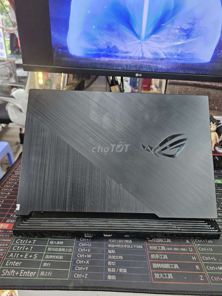 Asus Rog strix G512 i7 / ram 16g/ ssd 512g/ 144hz