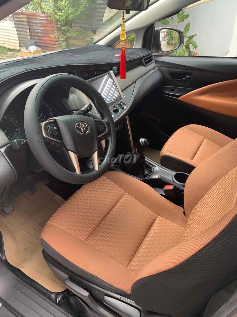 Toyota Innova 2019 2.0E Bạc. Mua bán Ô tô tại Quận 8 Tp Hồ Chí Minh được đăng bởi A Thao hình 4