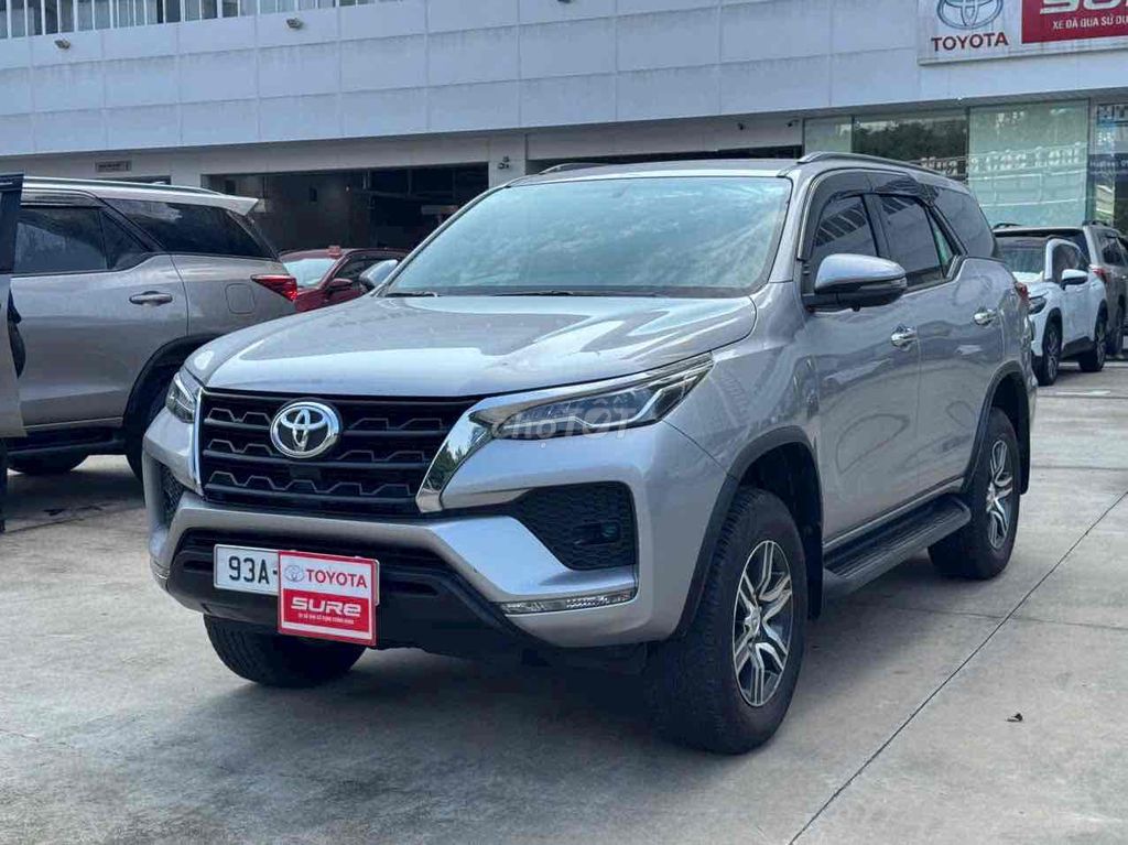 Toyota Fortuner 2021 2.4G 7c tự động GIẢM GIÁ TẾT