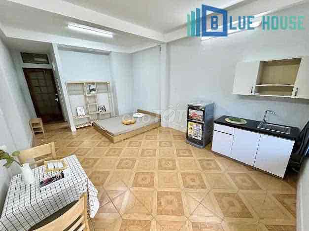 STUDIO BAN CÔNG SIÊU RỘNG KHU BÀU CÁT