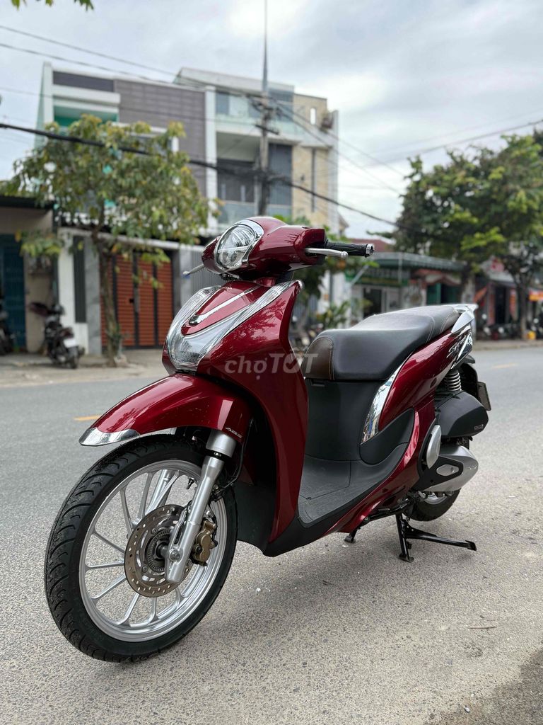 Honda SH Mode 2021 Phanh ABS Đỏ. Mua bán Xe máy tại Quận Liên Chiểu Đà Nẵng được đăng bởi Hòa Xe Máy Cũ hình 4