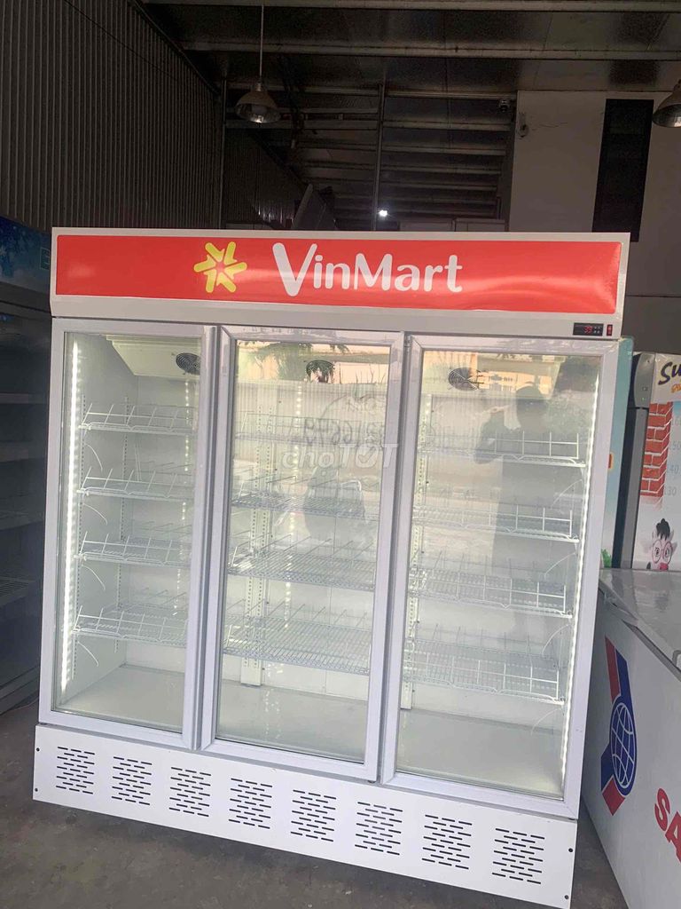 tủ mát 3 cánh kính trưng bày. Mua bán Tủ lạnh tại Quận Cầu Giấy Hà Nội được đăng bởi Kho Tủ Đông Tủ Mát Miền Bắc  hình 2