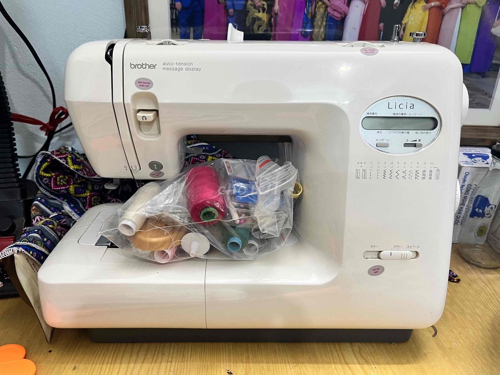 Máy may Brother Licia Trắng. Mua bán Đồ chuyên dụng, Giống nuôi trồng tại Quận Hoàng Mai Hà Nội được đăng bởi Lê Hà Phương hình 1