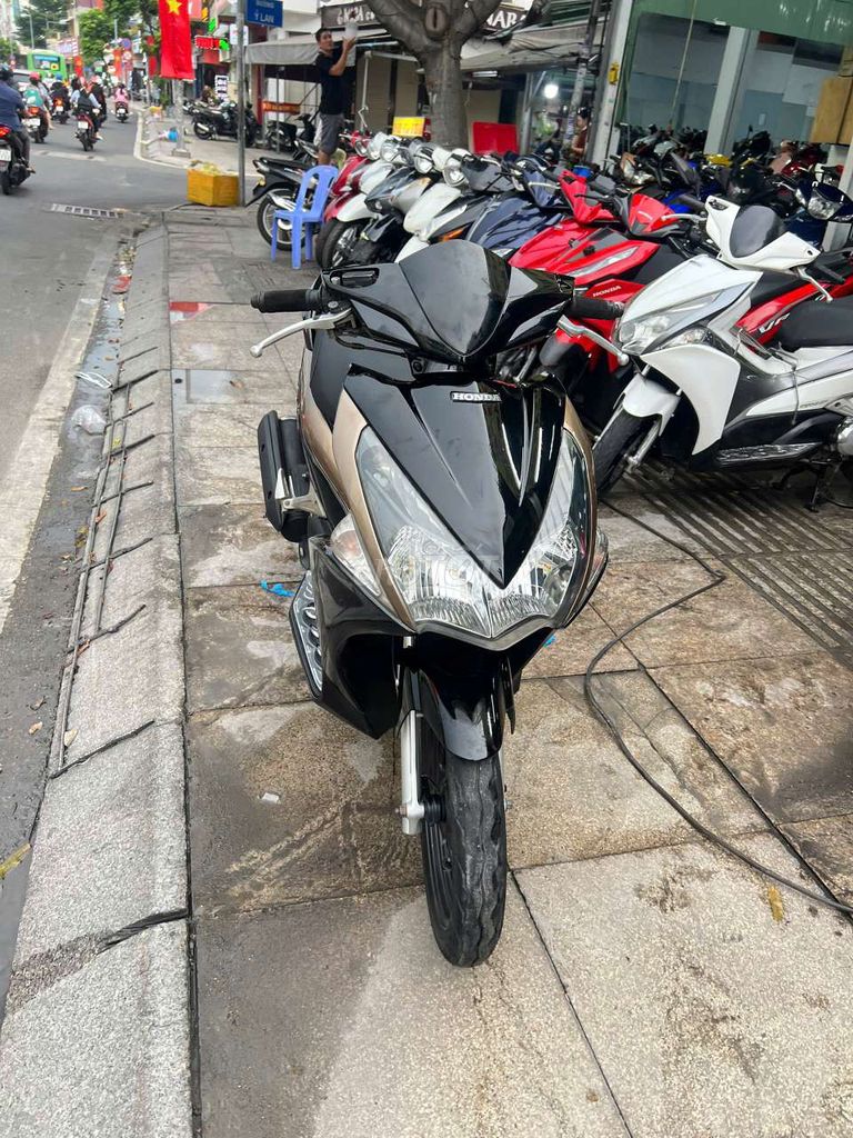 Honda Air Blade FI 2012 Đen Vàng Đồng