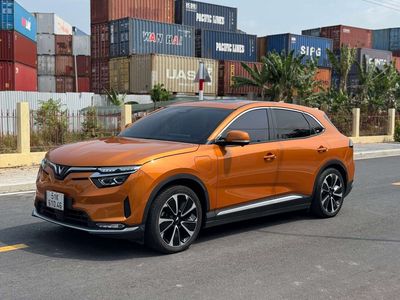 VF8 2022 bản plus AwD mua pin