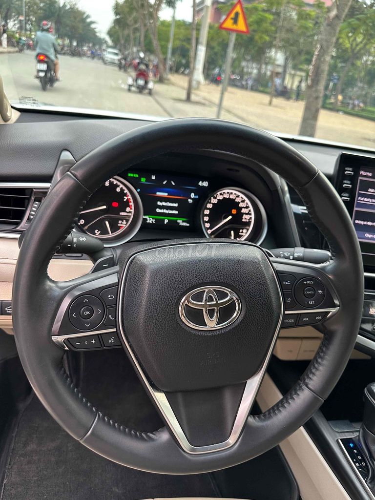 Toyota Camry 2022 2.0 Q xe cực đẹp không lỗi. Mua bán Ô tô tại Huyện Hóc Môn Tp Hồ Chí Minh được đăng bởi Hoàng Danh  hình 10