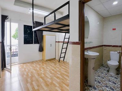 Duplex sinh viên dá rẻ, ban công cửa sổ sát UEH,HUFLIT, cho nuôi Pet