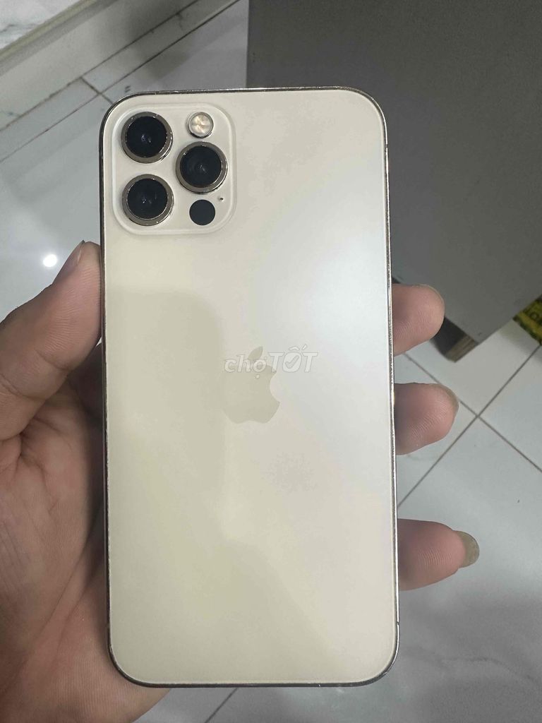 Apple iPhone 12 Pro 128GB Vàng. Mua bán Điện thoại tại Quận Cẩm Lệ Đà Nẵng được đăng bởi Boss hình 1