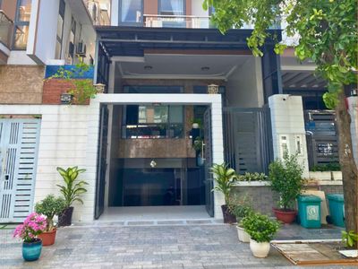 Văn phòng trệt + lầu đẹp, sẵn hoạt động giá 21 triệ/tháng